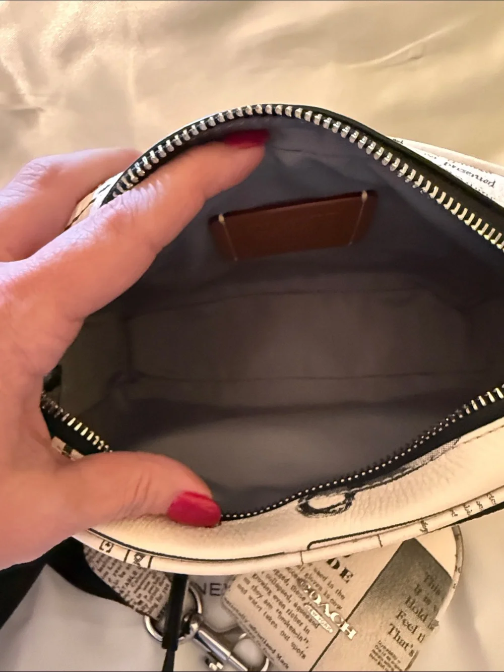 🖤Coach NWT Finlay Newspaper-Print Crossbody with Coin Pouch and Silver Hardware